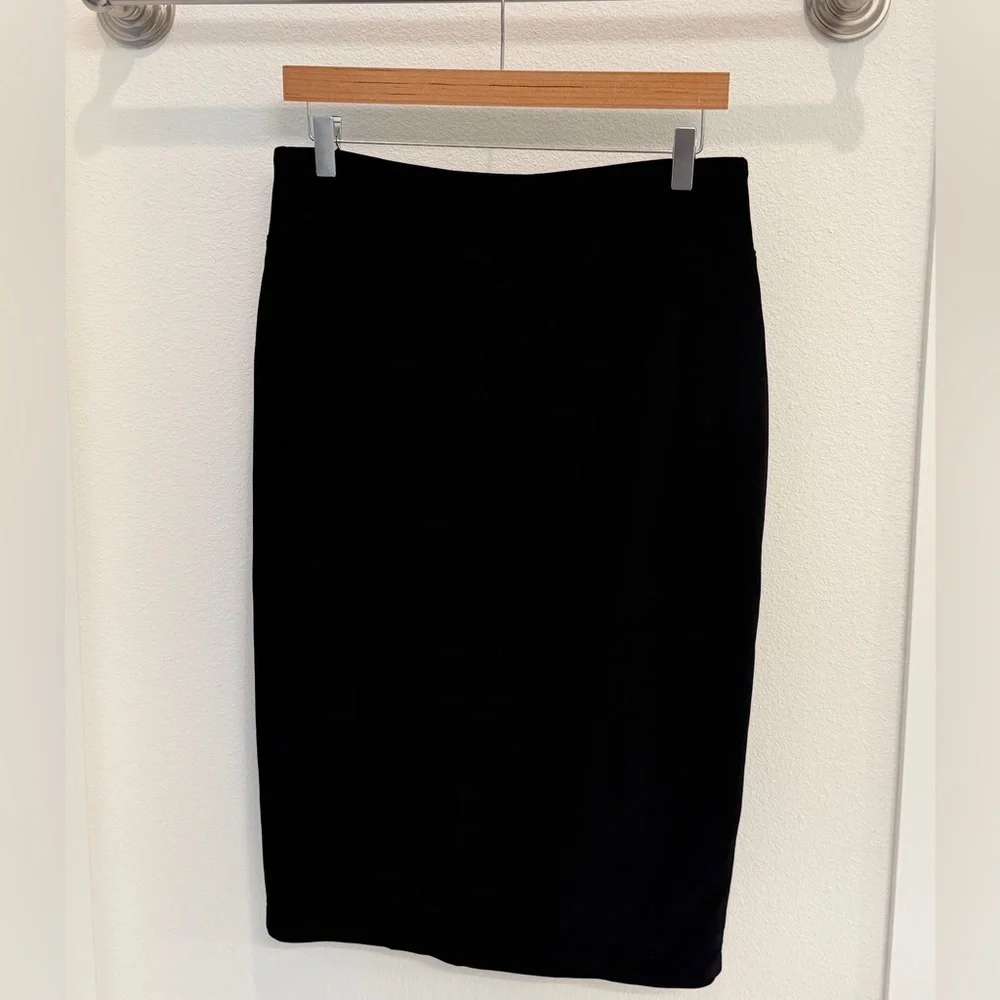 TRAVEL FRIENDLY - Boston Proper Black Pencil Skirt